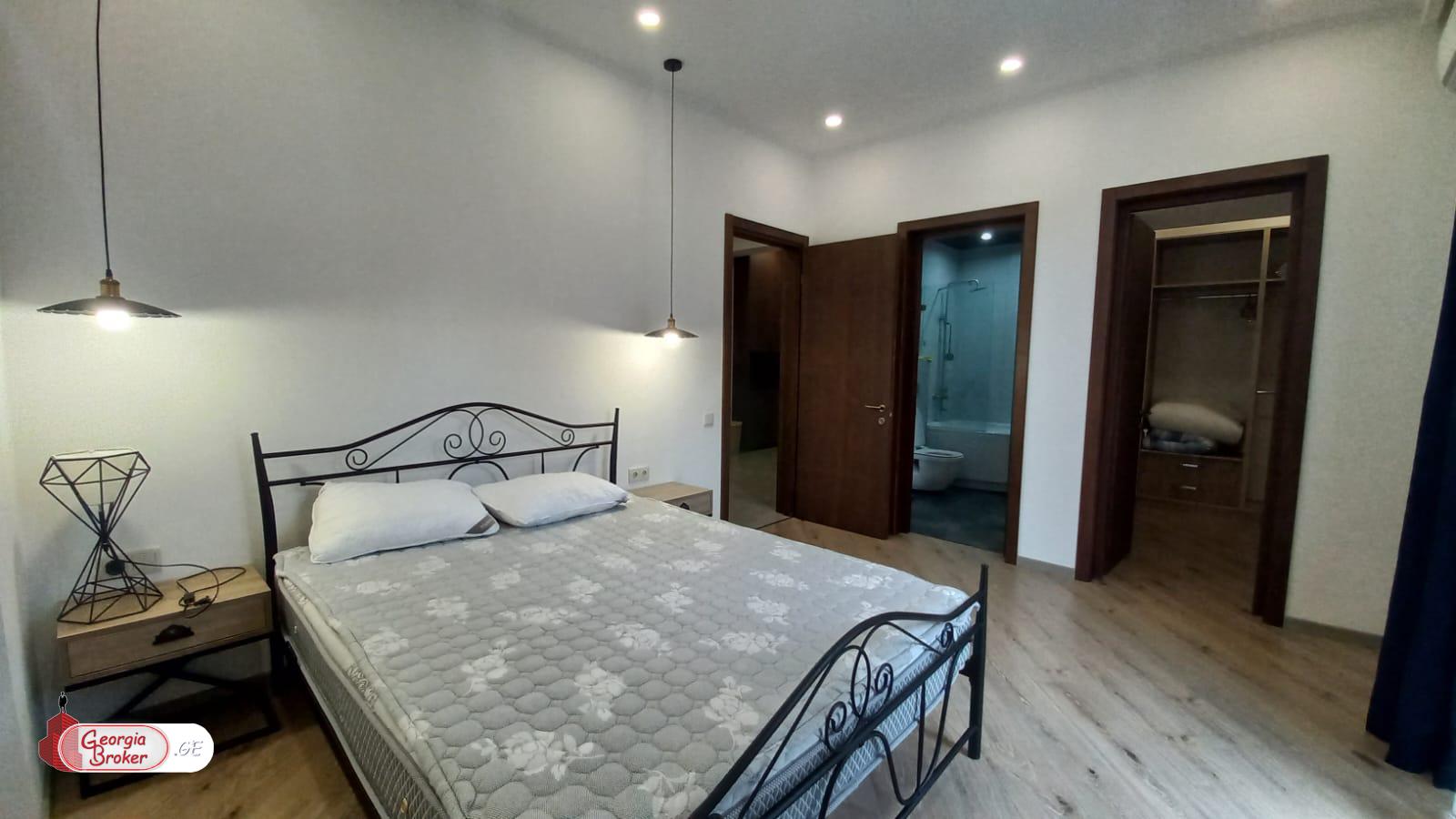 nearly repaired 12-room house for sale